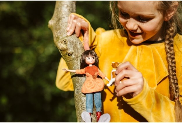 Lottie lėlė Pasivaikščiojimas parke